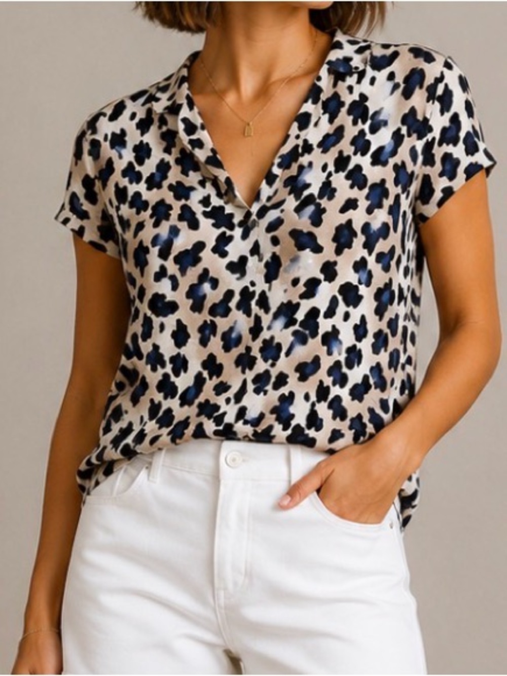 St John Blouse Leopard Top Shirt Animal Rayon Spandex Like V Neck Short Sleeve